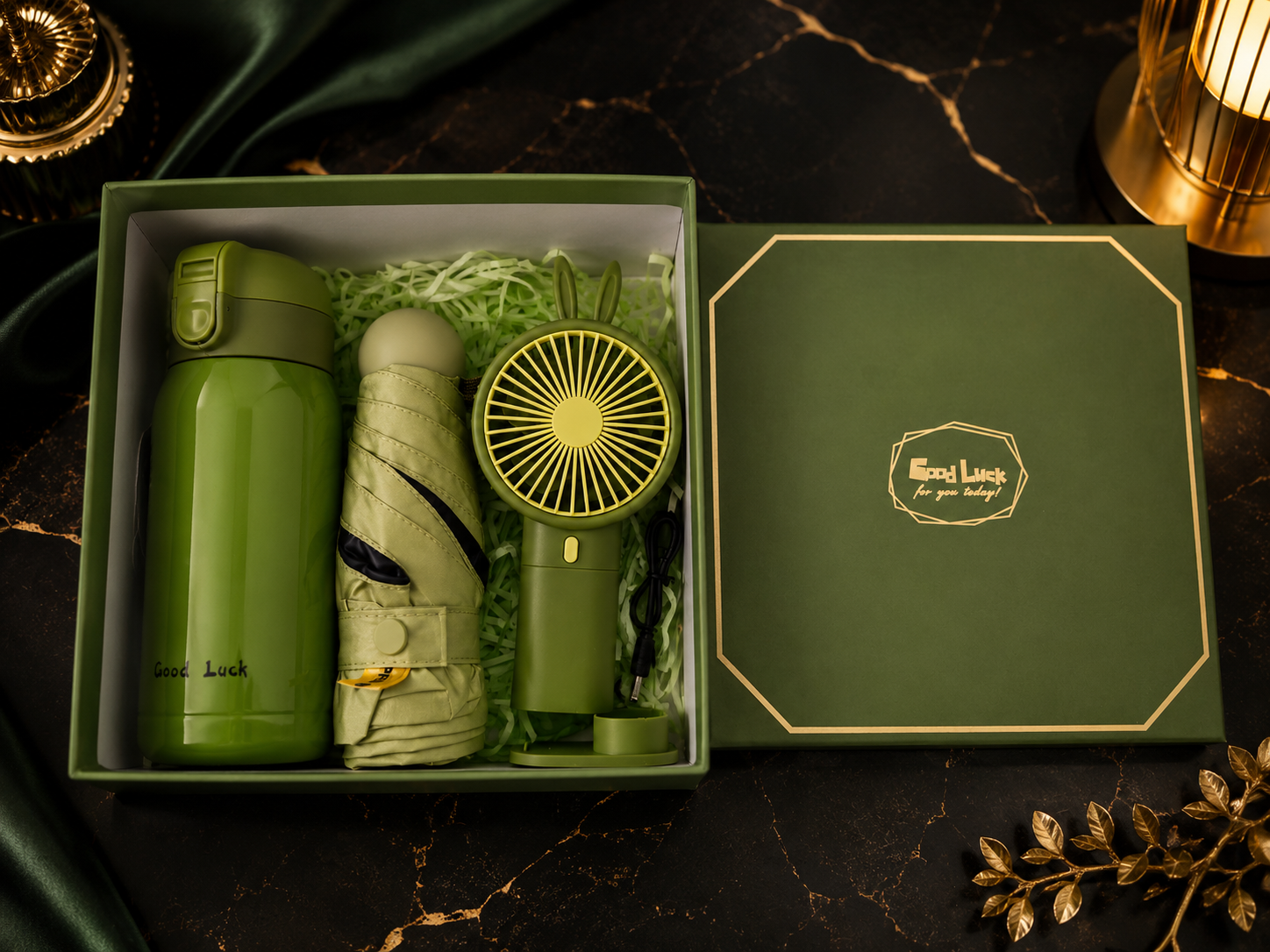 Coffret Cadeau Vert – Thermos, Parapluie & Ventilateur