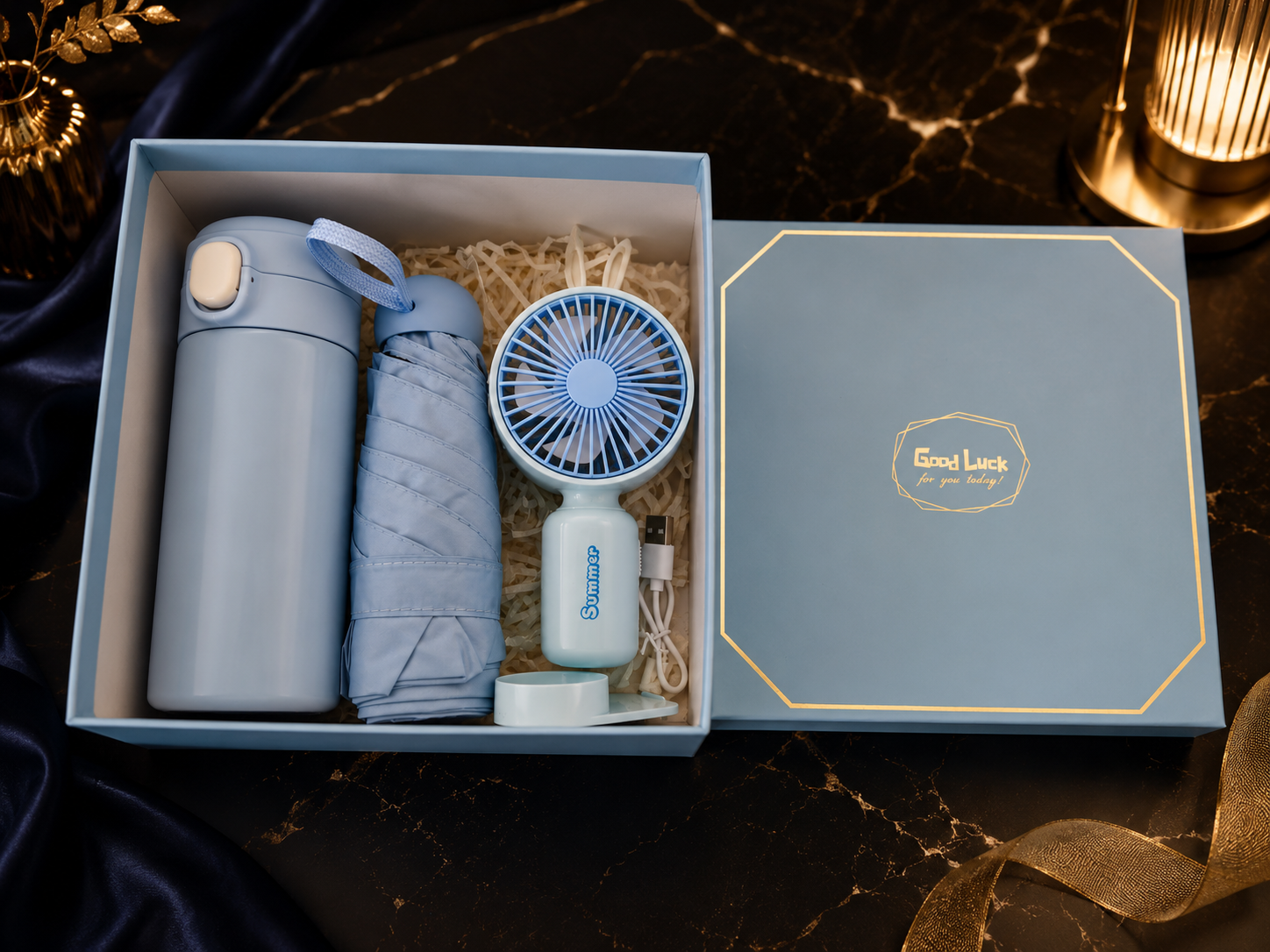 Coffret Cadeau Bleu Ciel – Thermos, Parapluie & Ventilateur